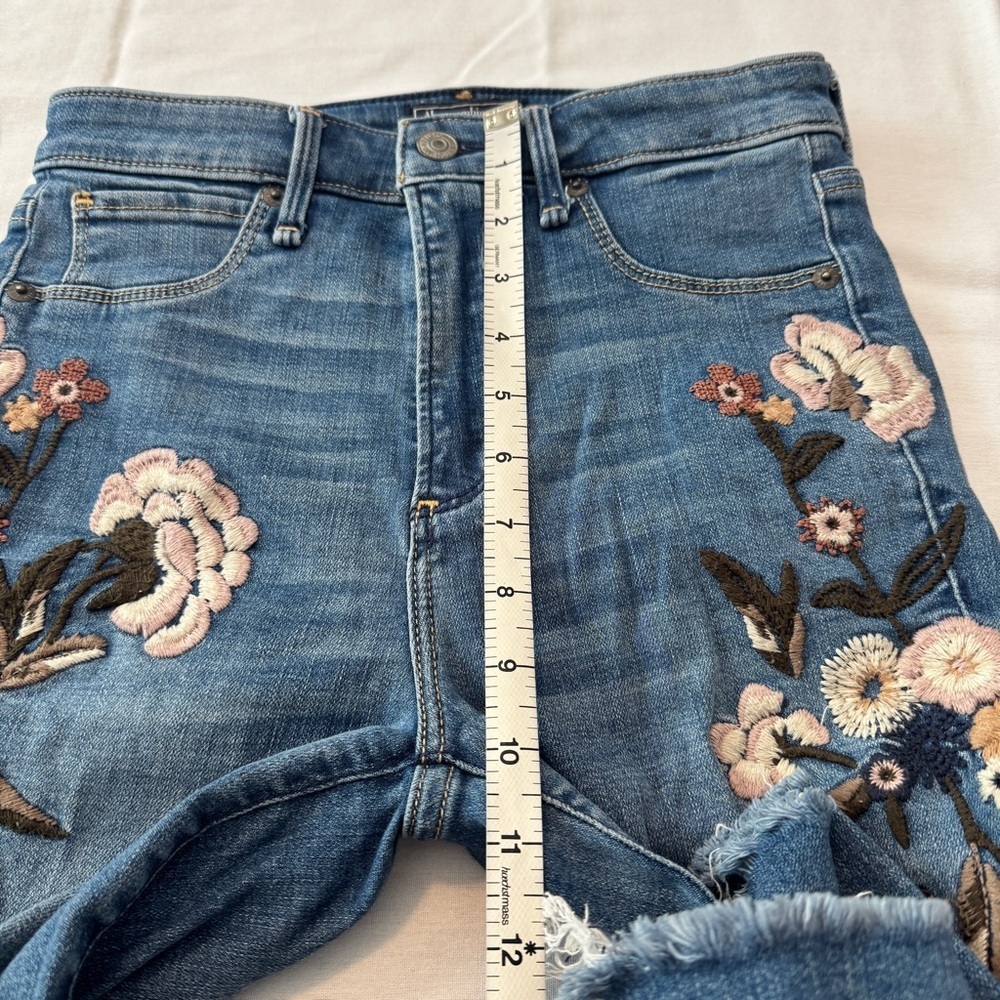 Abercrombie & Fitch Blue Skinny Jeans with Floral Embroidery - Picture 6 of 9